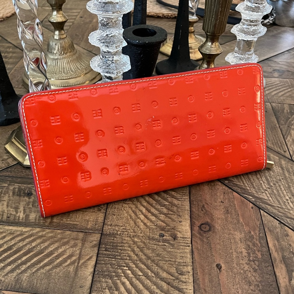 AUTHENTIC ARCADIA ITALY ORANGE PATENT LEATHER OPERA CLUTCH WALLET